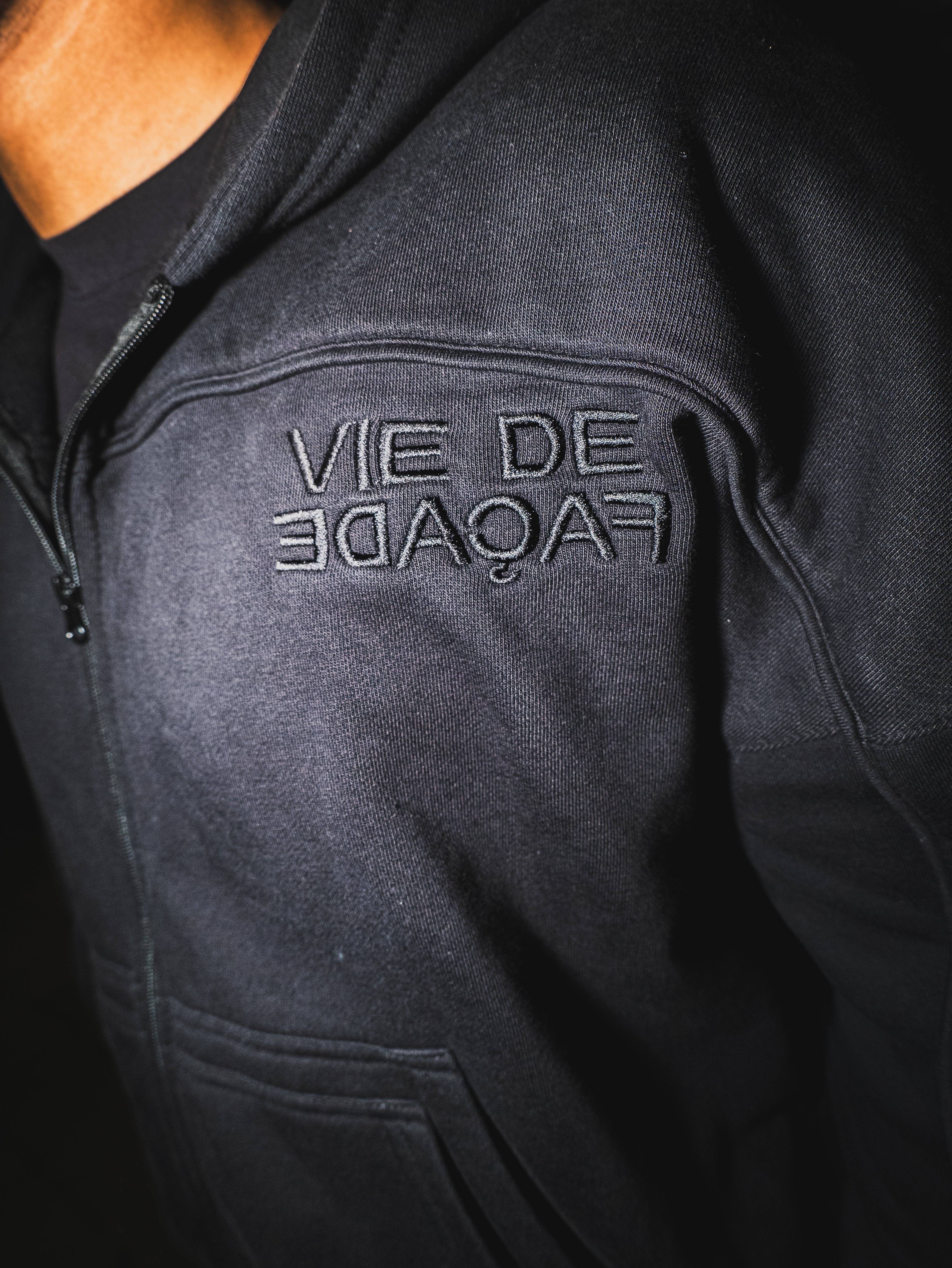 VDFAÇADE ZIPPER (BLACKOUT)